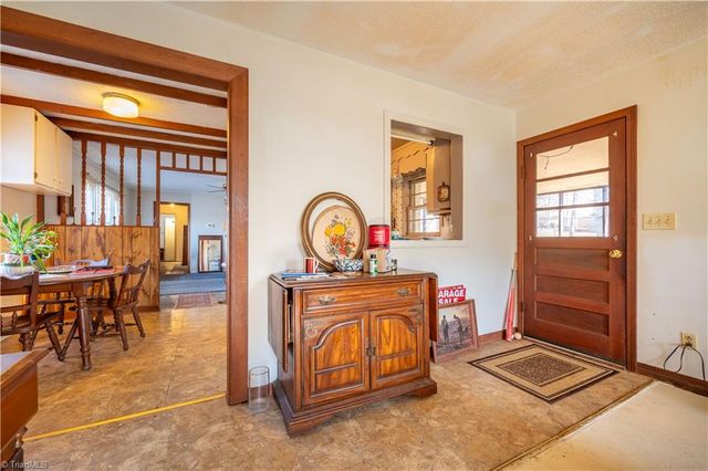 5102 Vogler Road, Pfafftown, NC 27040