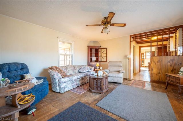 5102 Vogler Road, Pfafftown, NC 27040