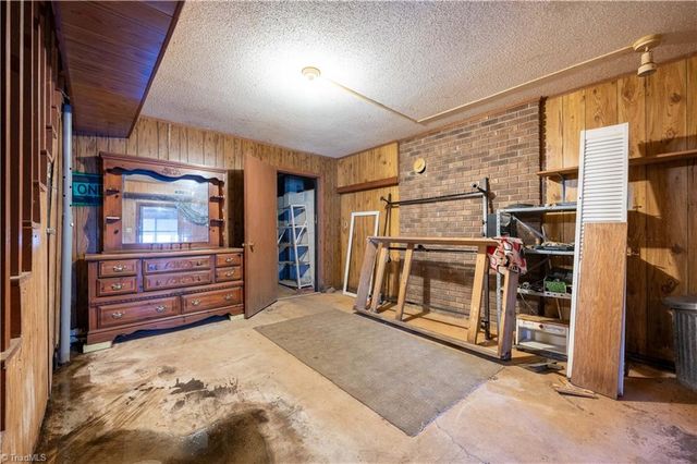 5102 Vogler Road, Pfafftown, NC 27040