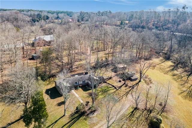 5102 Vogler Road, Pfafftown, NC 27040