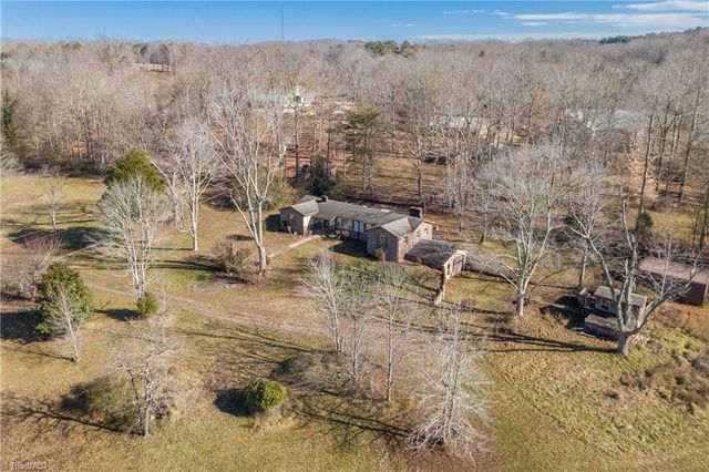 5102 Vogler Road, Pfafftown, NC 27040