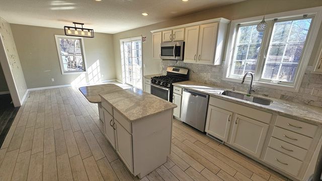 175 Fiberloid, Springfield, MA 01151