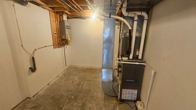 175 Fiberloid, Springfield, MA 01151