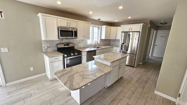 175 Fiberloid, Springfield, MA 01151