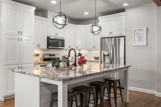 208 N Oak Lane, Tolar, TX 76476