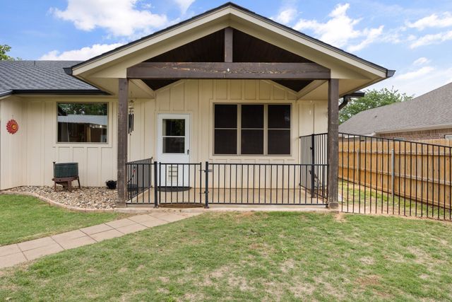 208 N Oak Lane, Tolar, TX 76476