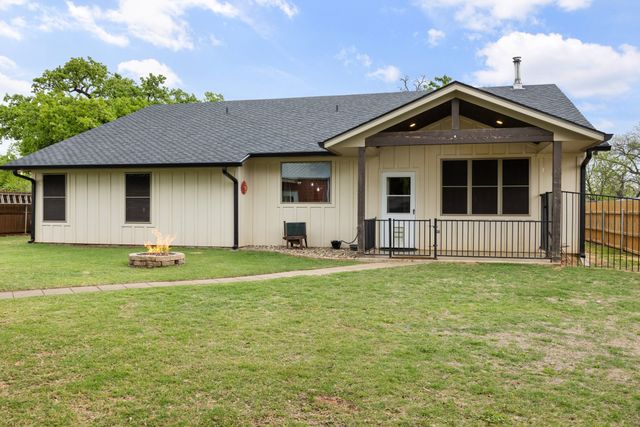 208 N Oak Lane, Tolar, TX 76476