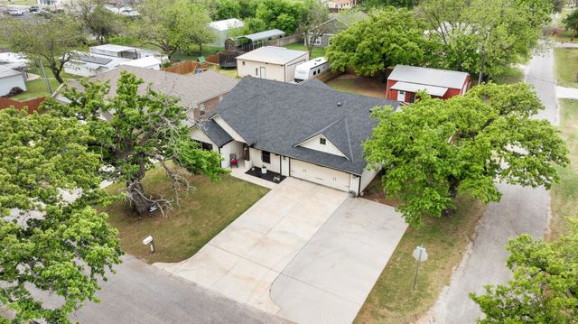 208 N Oak Lane, Tolar, TX 76476