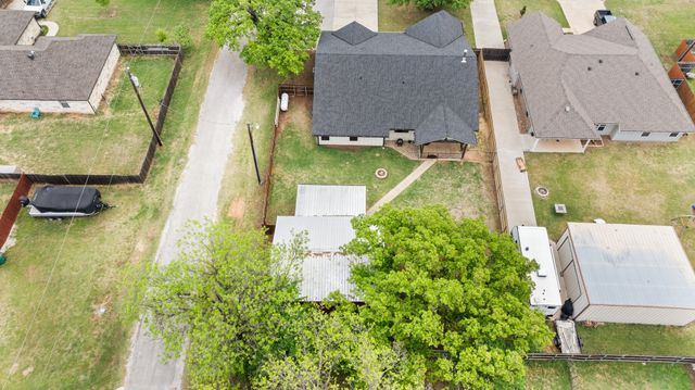 208 N Oak Lane, Tolar, TX 76476