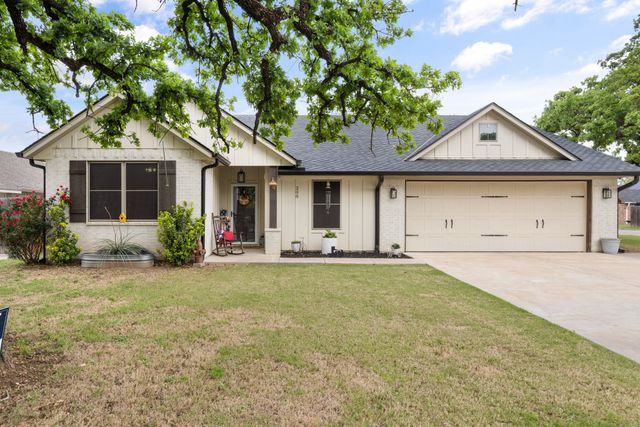 208 N Oak Lane, Tolar, TX 76476