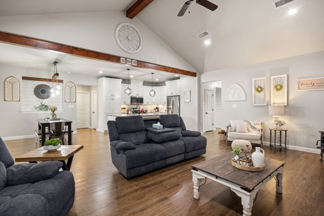 208 N Oak Lane, Tolar, TX 76476