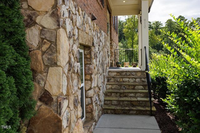 910 Wake Towne Drive, Raleigh, NC 27609