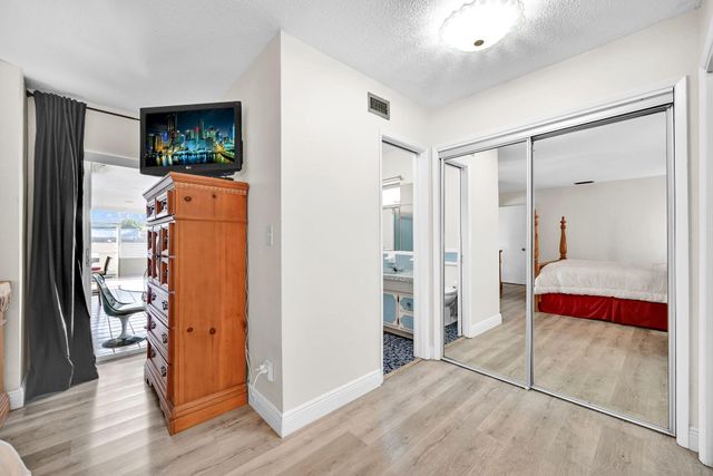 5060 NW 41st Court, Lauderdale Lakes, FL 33319