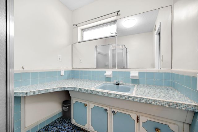 5060 NW 41st Court, Lauderdale Lakes, FL 33319