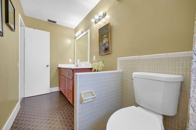 5060 NW 41st Court, Lauderdale Lakes, FL 33319