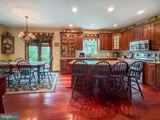 318 WILD PRAIRIE CT, Ambler, PA 19002