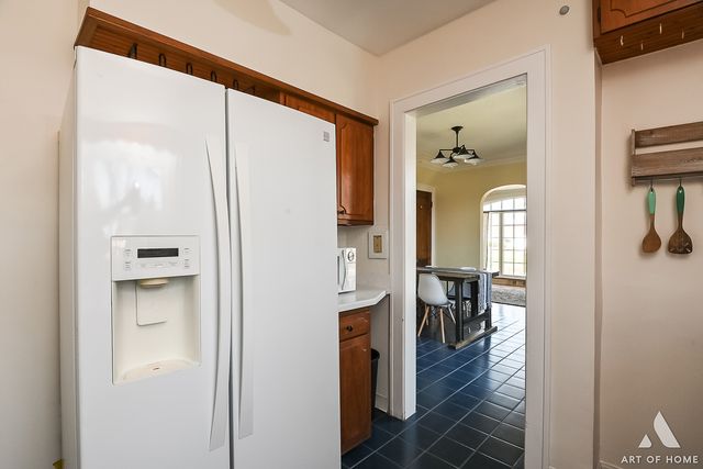 19 W Hattendorf Avenue, Roselle, IL 60172