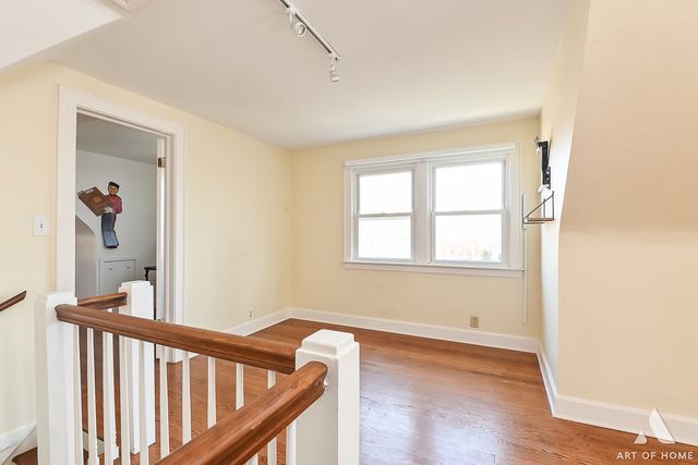 19 W Hattendorf Avenue, Roselle, IL 60172