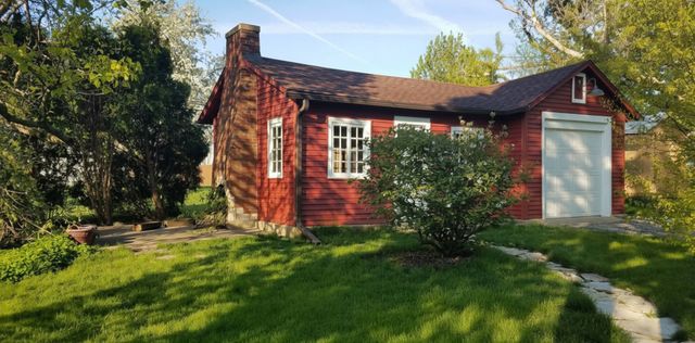 19 W Hattendorf Avenue, Roselle, IL 60172