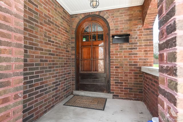 19 W Hattendorf Avenue, Roselle, IL 60172