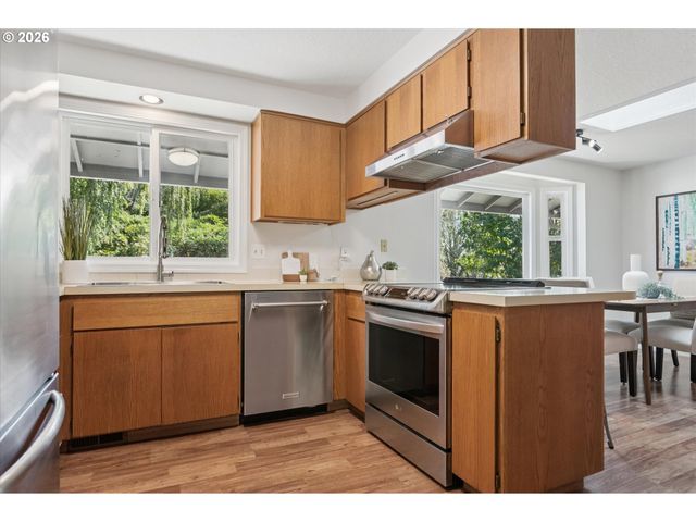16685 Nw GERMANTOWN Rd, Portland, OR 97231