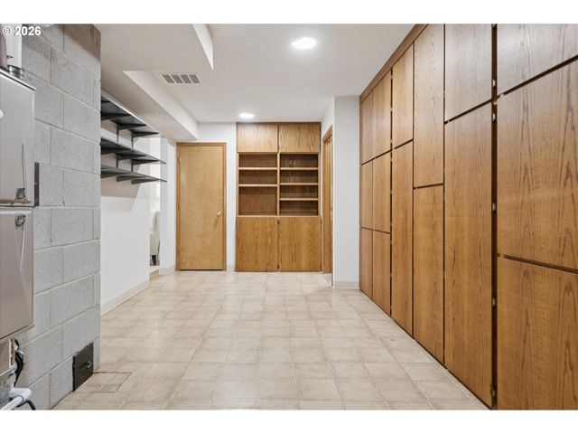 16685 Nw GERMANTOWN Rd, Portland, OR 97231