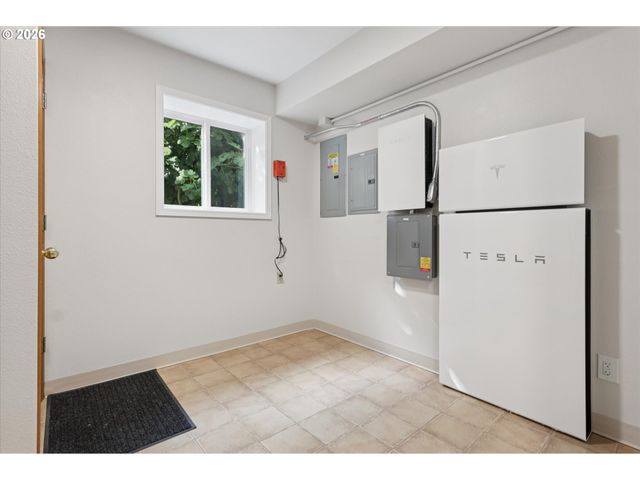 16685 Nw GERMANTOWN Rd, Portland, OR 97231