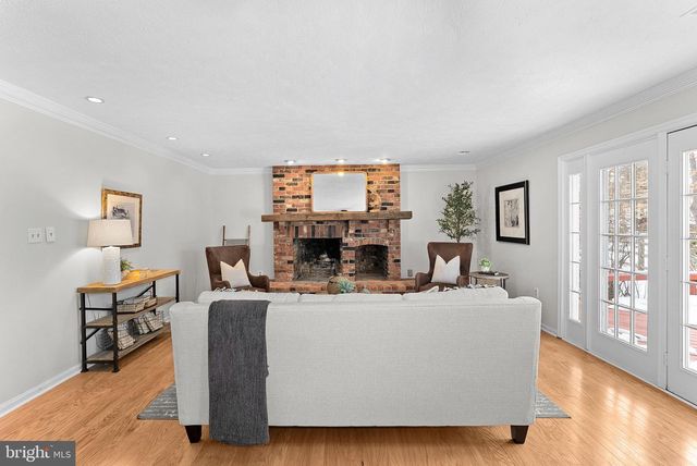 45 CARROLLTON RD, Sterling, VA 20165