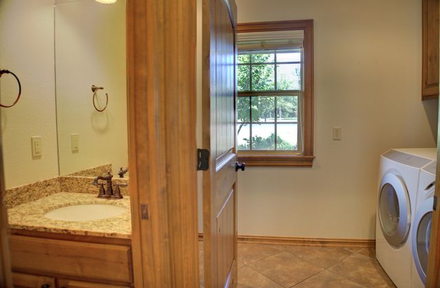 33215 Cardinal Dr, Afton, OK 74331