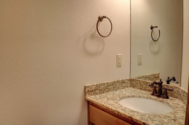 33215 Cardinal Dr, Afton, OK 74331