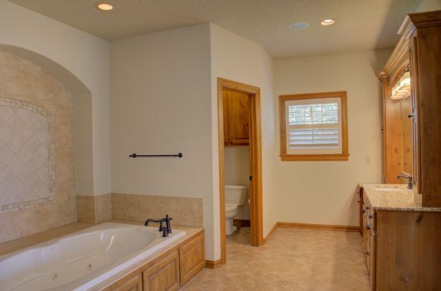 33215 Cardinal Dr, Afton, OK 74331