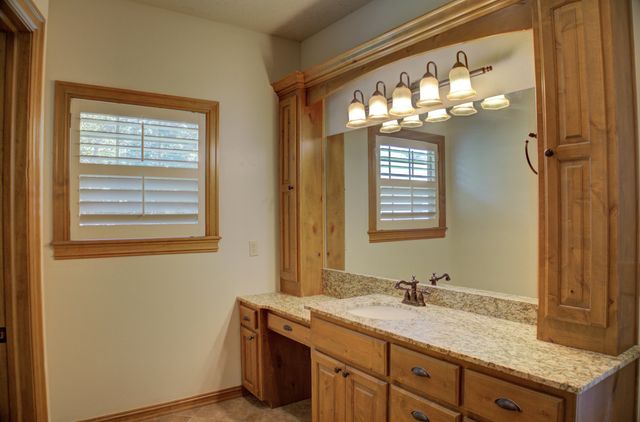 33215 Cardinal Dr, Afton, OK 74331