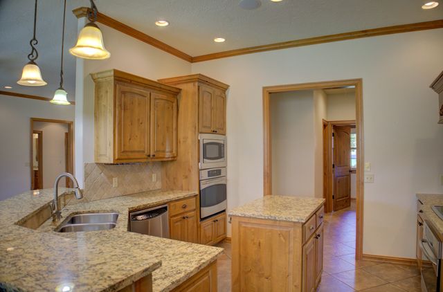 33215 Cardinal Dr, Afton, OK 74331