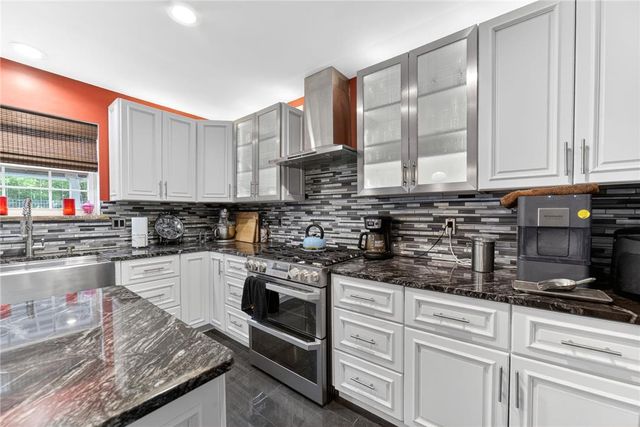 6840 Scenic View Drive, Lower Macungie Twp, PA 18062