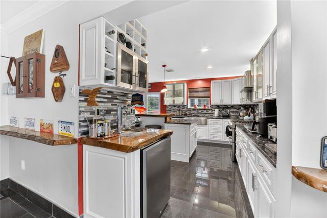 6840 Scenic View Drive, Lower Macungie Twp, PA 18062