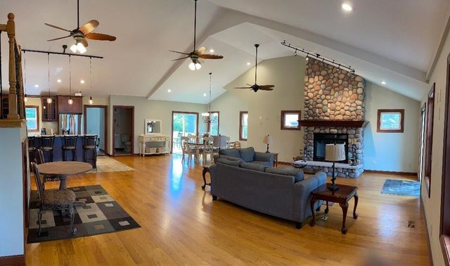 1111 Rosebud AVENUE, Twin Lakes, WI 53181