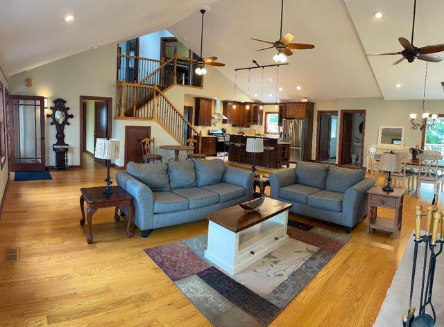 1111 Rosebud AVENUE, Twin Lakes, WI 53181