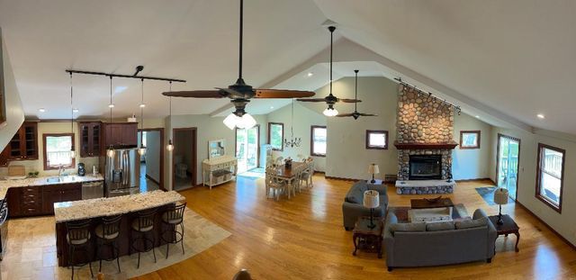 1111 Rosebud AVENUE, Twin Lakes, WI 53181