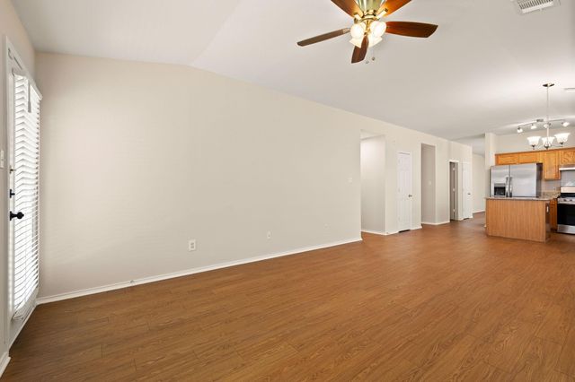 1116 Miss Kimberlys LN, Pflugerville, TX 78660
