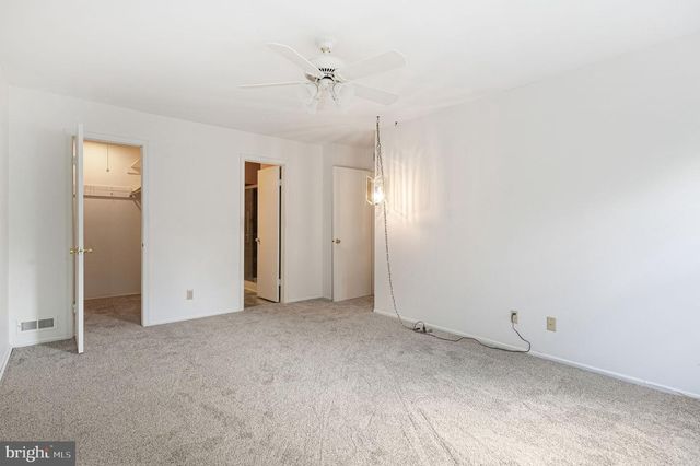 1404-B DENHAM CT, Mount Laurel, NJ 08054