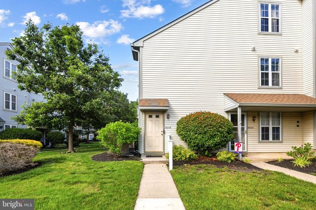 1404-B DENHAM CT, Mount Laurel, NJ 08054