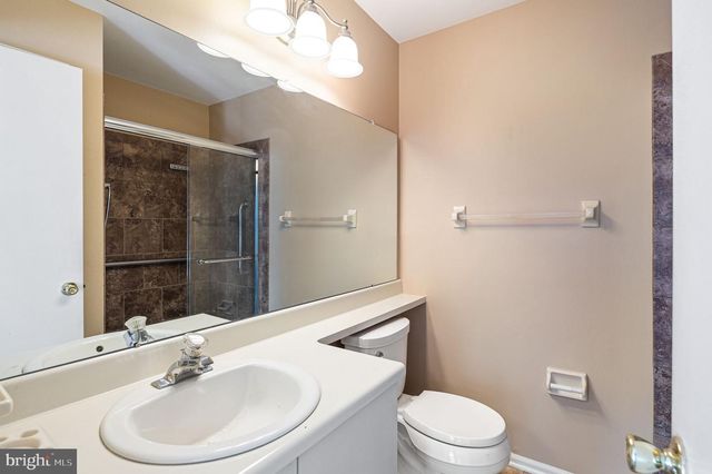 1404-B DENHAM CT, Mount Laurel, NJ 08054