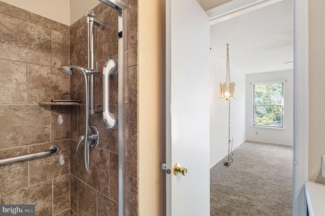 1404-B DENHAM CT, Mount Laurel, NJ 08054