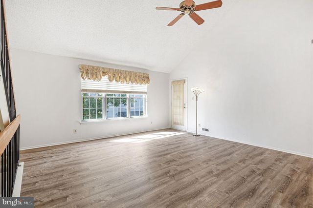 1404-B DENHAM CT, Mount Laurel, NJ 08054