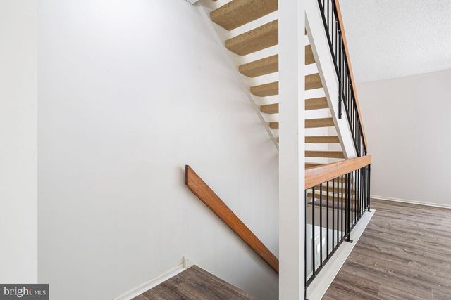 1404-B DENHAM CT, Mount Laurel, NJ 08054