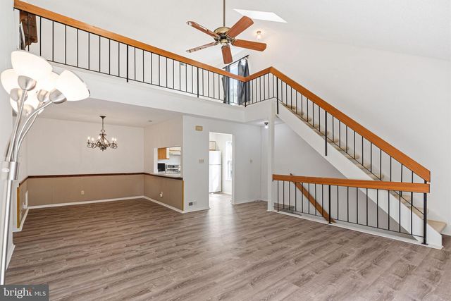 1404-B DENHAM CT, Mount Laurel, NJ 08054