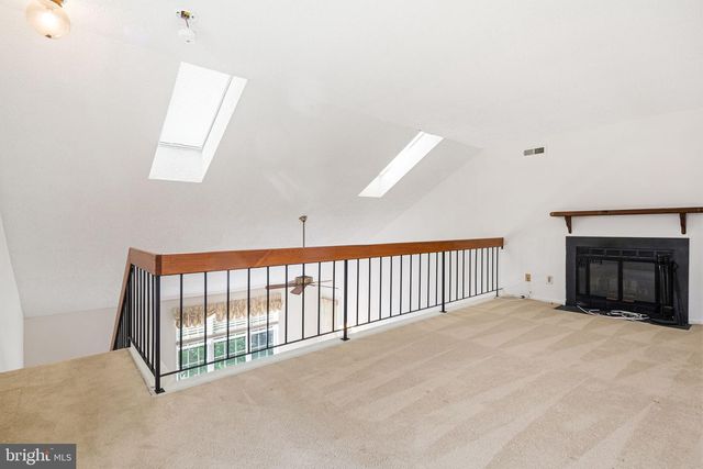 1404-B DENHAM CT, Mount Laurel, NJ 08054
