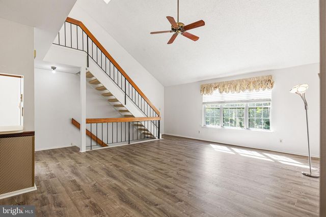 1404-B DENHAM CT, Mount Laurel, NJ 08054