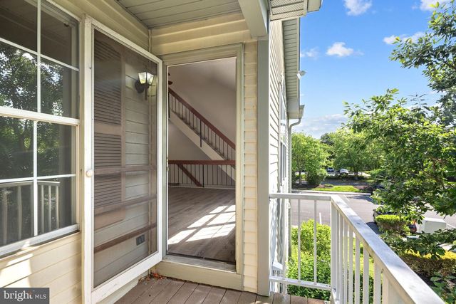 1404-B DENHAM CT, Mount Laurel, NJ 08054