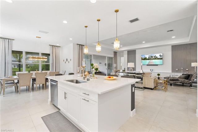 12177 Eucalyptus WAY, Naples, FL 34120